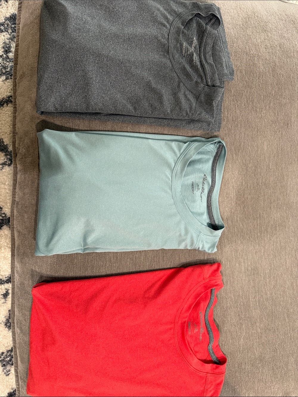 Eddie Bauer freedry Men's Crewneck T-shirt - Gray, Light Blue, Red